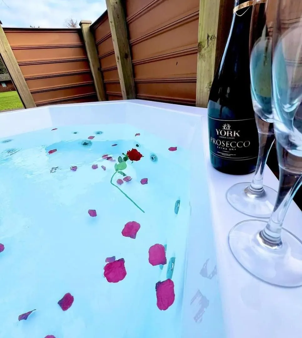 Oak Lodge 7 Hot Tub Γιορκ